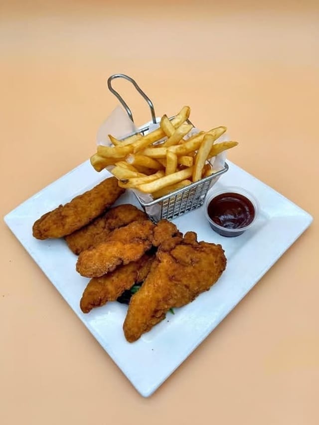 CHICKEN FINGERS TRAY.